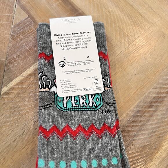 Brand New FRIENDS American Red Cross Donor 2 Pair Socks BioWorld - Picture 4 of 4